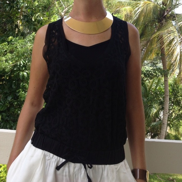 NWOT, cute black top.