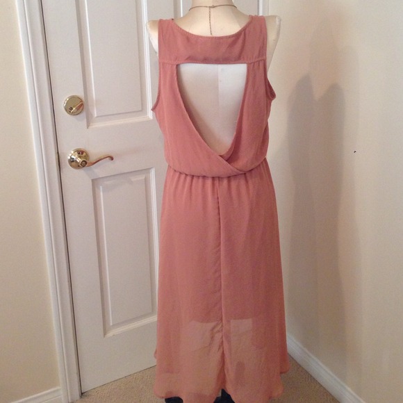 Camel colored open back dress - Picture 2 of 3