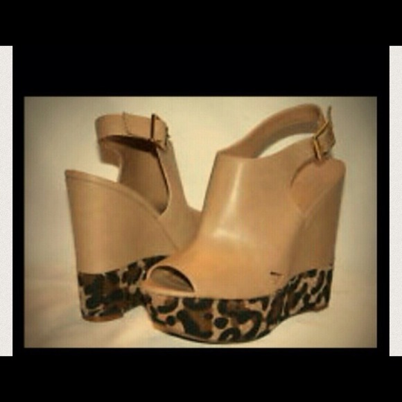 Discounted shipping Jessica Simpson leopard wedges