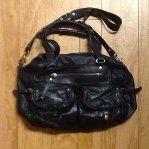 Everyday shoulder bag in dark navy