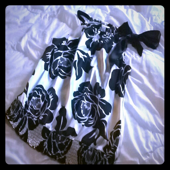 100% Silk shoulder-less blouse