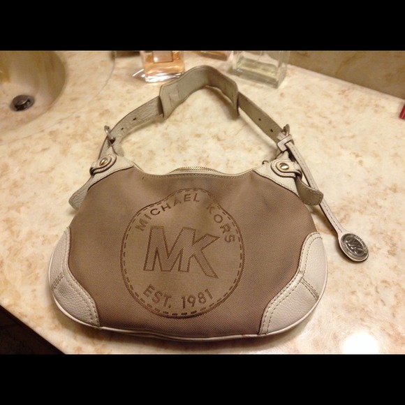 Reserved for ciaoamore2 mk bag