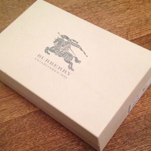 Burberry shoe box