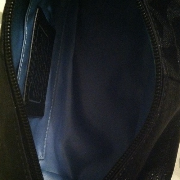 Black Coach mini handbag - Picture 2 of 2