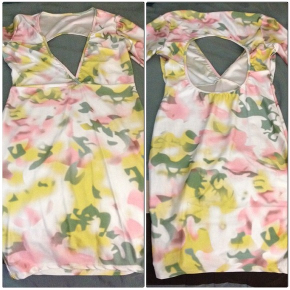 ❌SOLD❌New White Floral Med. Length Bodycon dress - Picture 3 of 3