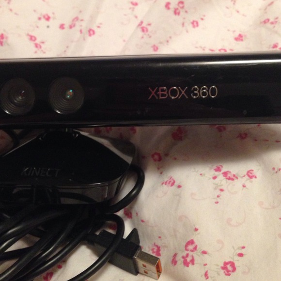 Xbox 360 Kinect - Picture 2 of 3