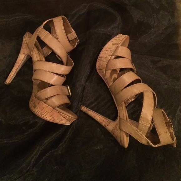 High Heels - Picture 3 of 3