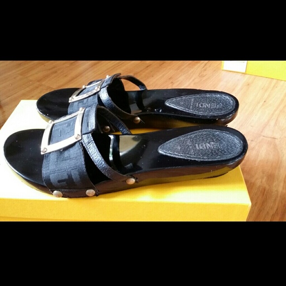 Authentic FENDI Flats 💯
