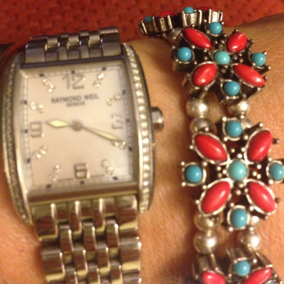 Stretch bracelet silver tone flower design - Picture 4 of 4