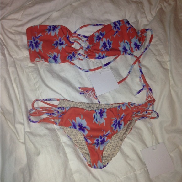 🔴 SOLD! 🔴Acacia Vintage aloha lumahai top ONLY