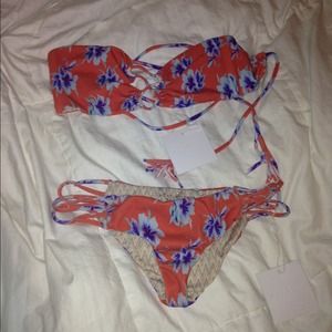 🔴 SOLD! 🔴Acacia Vintage aloha lumahai top ONLY