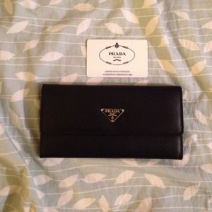 AUTHENTIC Prada Saffiano Wallet