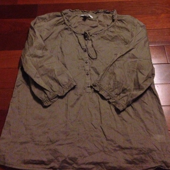 Old navy top in a pretty coco color
