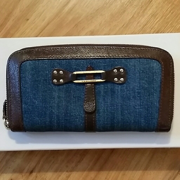 Authentic Jimmy Choo Wallet 💯