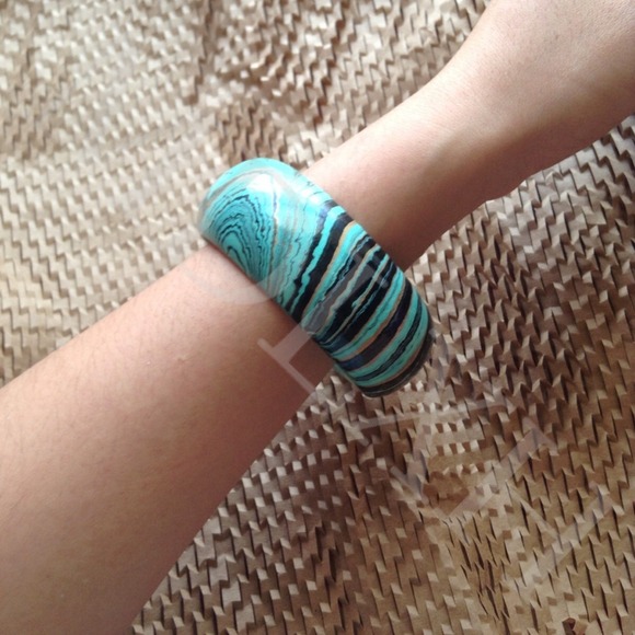Turquoise Marbled Wooden Bangle - Picture 3 of 3