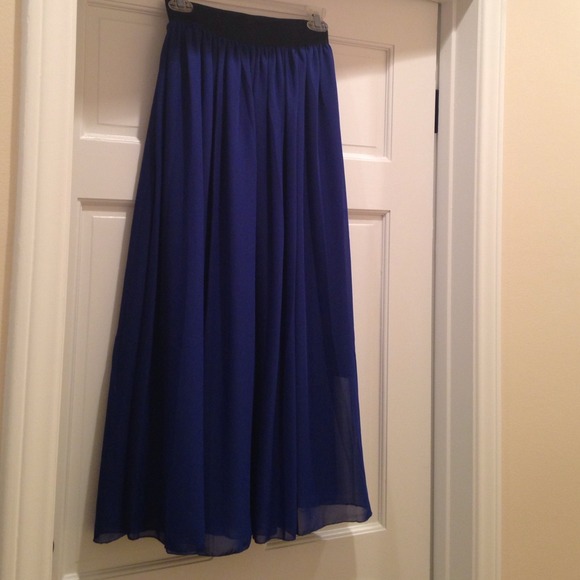 NEW! Dark Blue Maxi Chiffon Skirt (S)