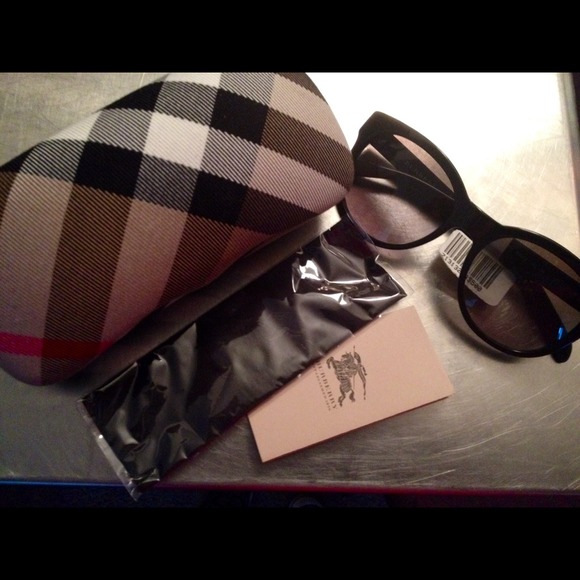 SALE*Burberry glasses with case *sale*