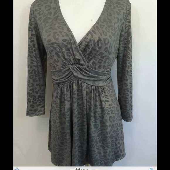 Boston Proper with detailed front 1/4 sleeve topπ - Picture 2 of 2