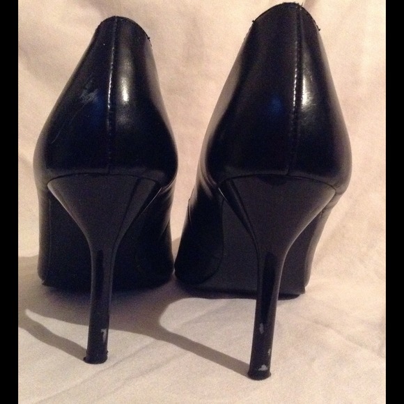 Black pumps - Picture 3 of 4