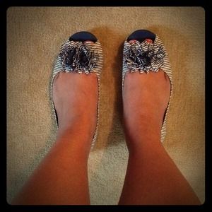 💗New Listing💗Striped Peep-Toe Flats