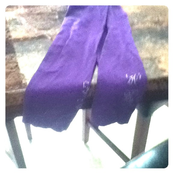 Stretchy purple leggings