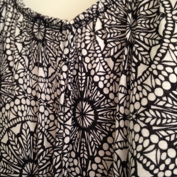 ✨ Geometric print BR tank - Picture 2 of 2