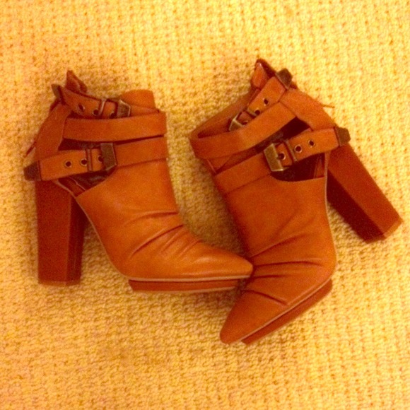 Jeffrey Campbell Boots - 💕SOLD💕Jeffrey Campbell tan leather boots