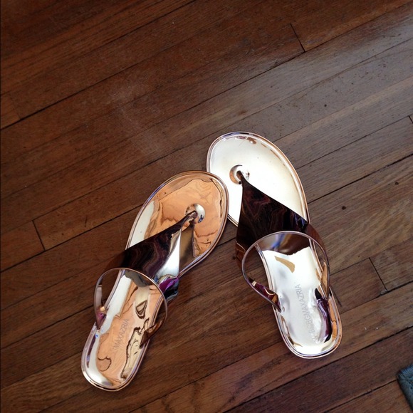 BCBGMaxAzria Shoes - BCBGMAXARIA. Gold colored sanders. SZ 7.