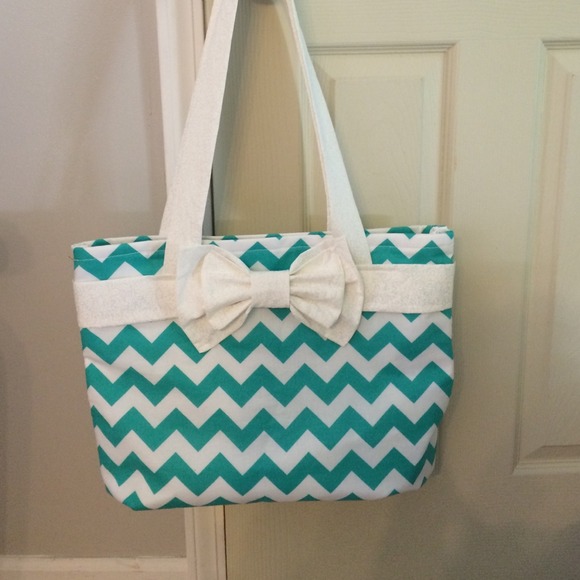 Chevron tote bag