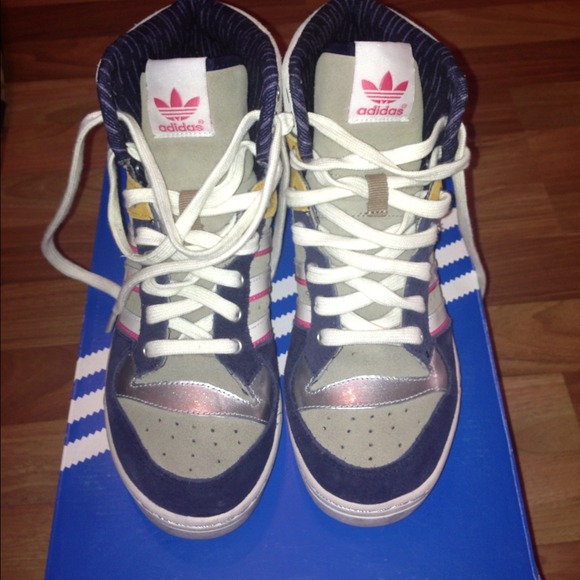 Adidas Hi-top "Rivalry" Sneakers Size8
