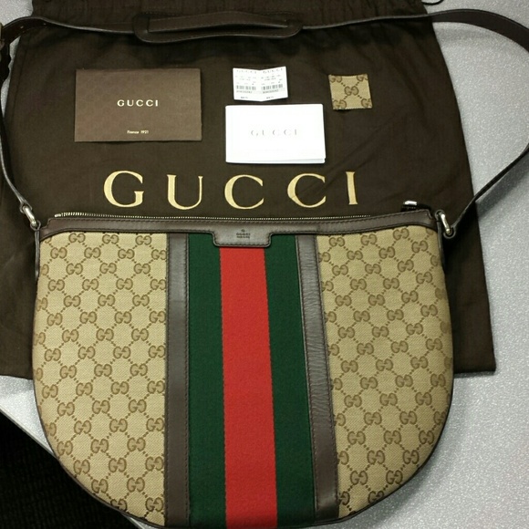 Gucci Handbags - SOLD!!!! Authentic Gucci messenger bag