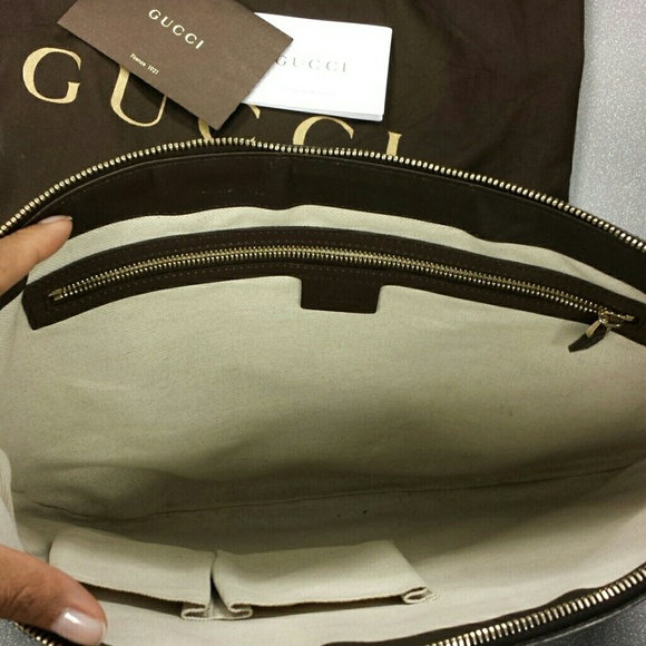 SOLD!!!! Authentic Gucci messenger bag - Picture 2 of 4