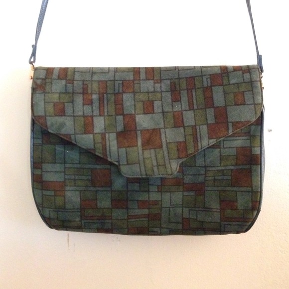 Vintage Handbags - ⭐️Vintage geo suede clutch purse Vintage Handbags - ⭐️Vintage geo suede clutch purse