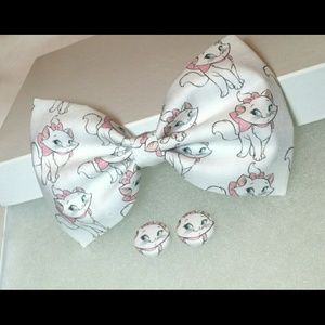 Disney Aristocats Marie Hair Bow w/ Earrings