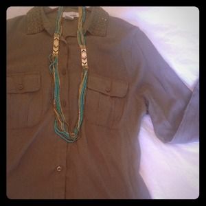 ⭐️Sans Souci flowy brown studded collar button up!