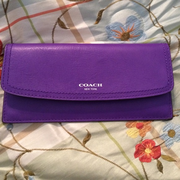 🚨on hold for @jwtrouble🚨Coach Wallet