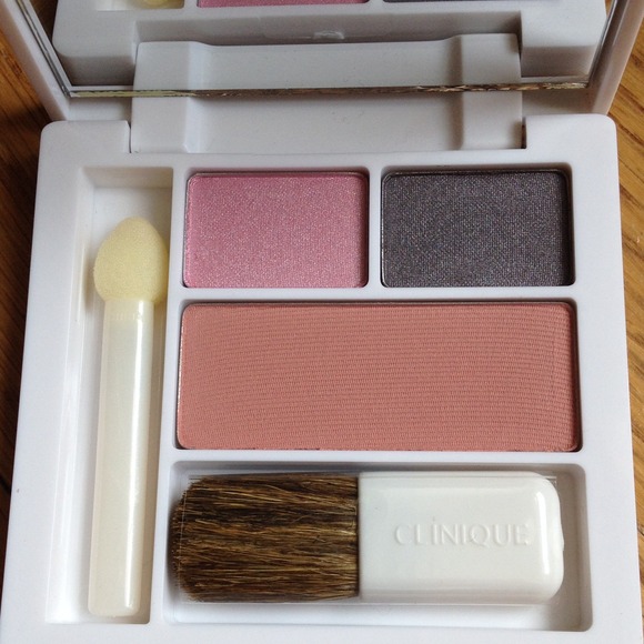 🚫Sold🚫Clinique Eyeshadow and Blush Compact - Picture 1 of 4