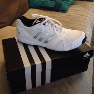 white adidas womens shoes