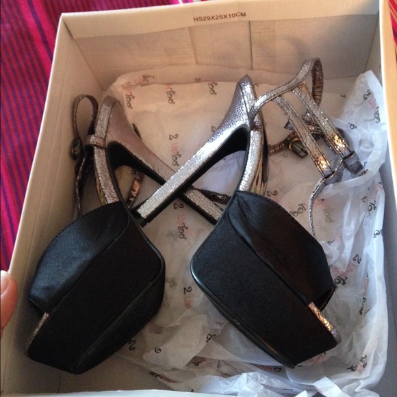 Shoes - Picture 3 of 3