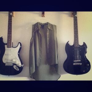 A green rue 21 button up never worn