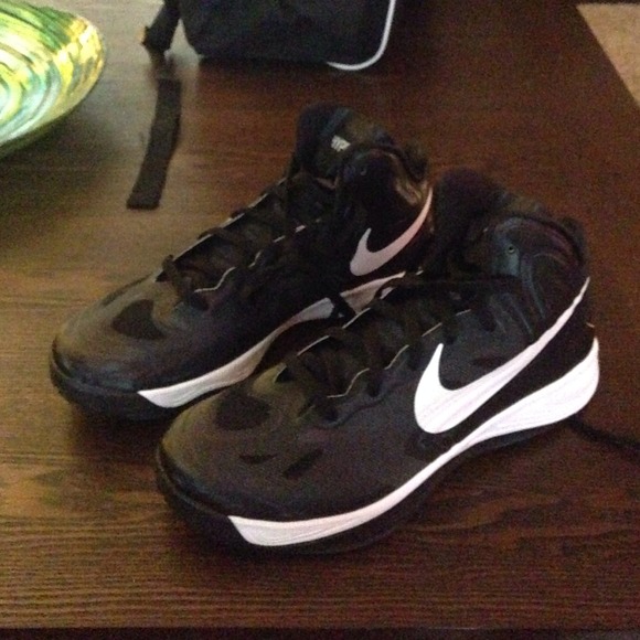 nike hyperfuse basketball shoes - Picture 2 of 3