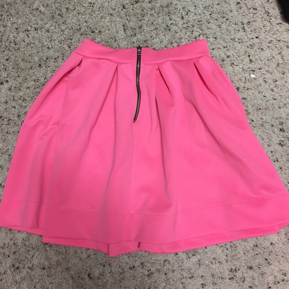 Neon pink skater skirt - Picture 3 of 4