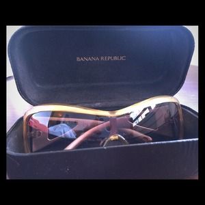 Sale - Banana Republic Gold Carmen Sunglass w/box
