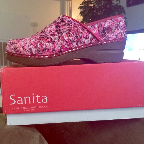 Sanita Clogs