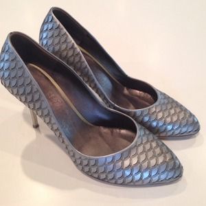 Silver scallop heels