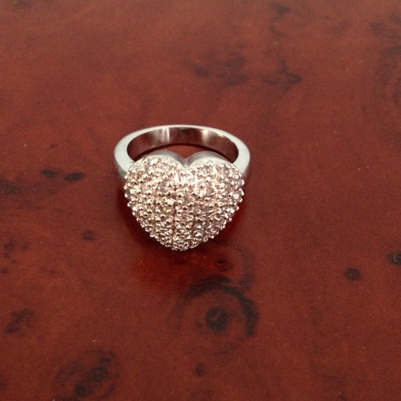 Beautiful Rhinestoned Heart Ring