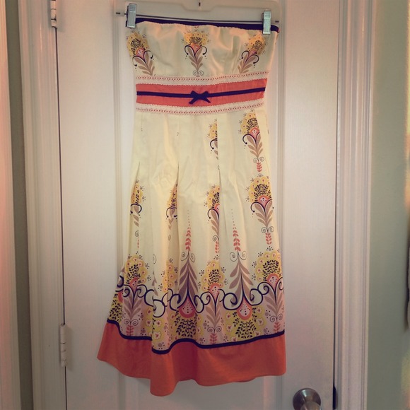 Beautiful strapless Summer dress