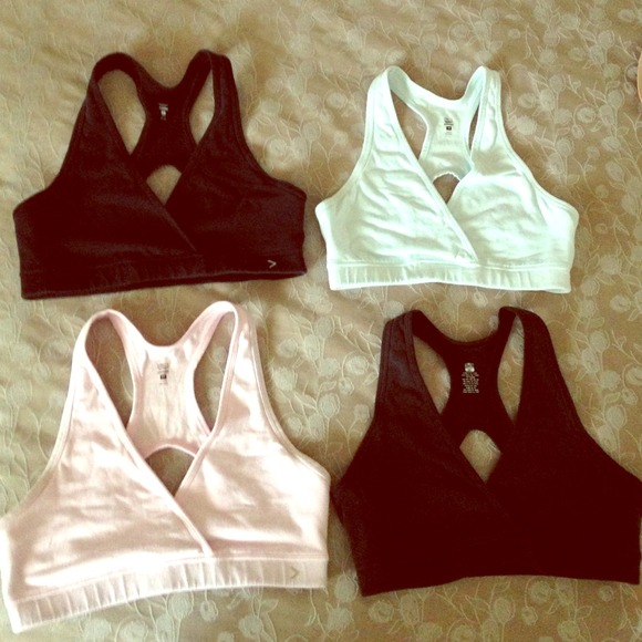 4 Victoria's Secret sports bras