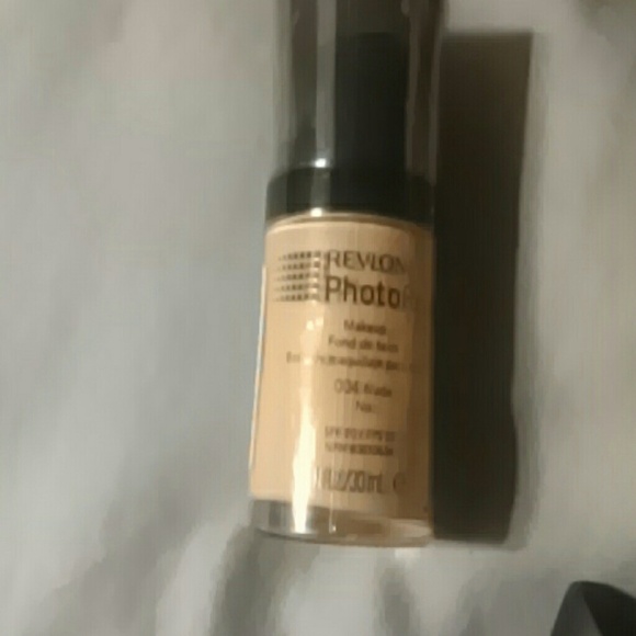 Revlon photoready - Picture 1 of 1
