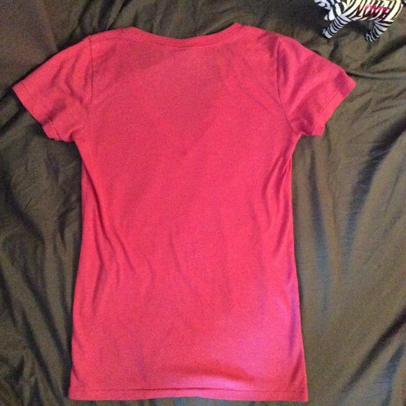 🚫 SOLD 🚫VS PINK plain vneck tee sz M - Picture 4 of 4